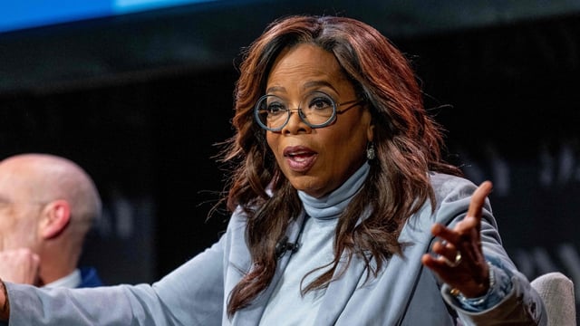 Oprah Winfrey is being slammed over claims that she has not opened her private road in Maui amid Hawaii tsunami evacuation. 