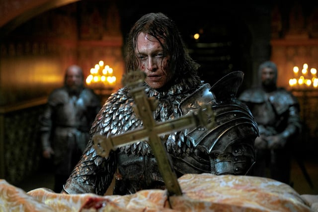 En tournant <em>Dracula</em>, c'est la deuxième fois que Luc Besson collabore avec Caleb Landry Jones, acteur phare de <em>Dogman</em>.

