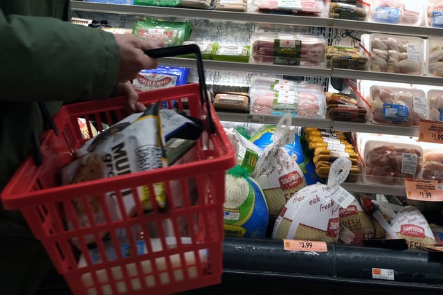 Among older adults who are eligible for SNAP benefits, participating in the program may help protect against age-related cognitive decline, suggests a new 10-year study. (Photo by Spencer Platt/Getty Images)