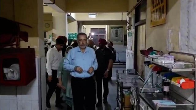 Punjab health minister Dr Balbir Singh inspecting the Jalandhar civil hospital after the incident early on Monday. (HT Photo)
