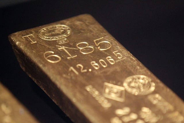 In einem Kriminalfall um gestohlenes Gold im Wert von fast einer Million Euro hat die Bundespolizei einen Verdächtigen wegen gewerbsmäßiger Hehlerei festgenommen. Der 27-Jährige soll das Gold weiterverkauft haben.