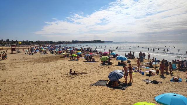 Playa de Forès de Cambrils, cerca del punto donde este martes hubo uno de los tres ahogamientos.