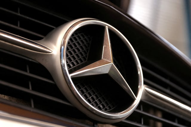 Mercedes-Benz logo is seen in this illustration taken July 28, 2025. REUTERS/Dado Ruvic/Illustration/File Photo