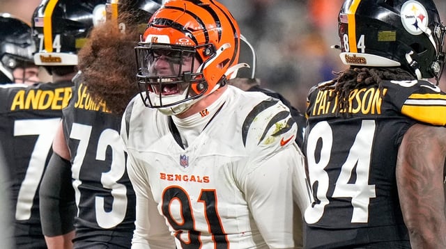 Cincinnati Bengals defensive end Trey Hendrickson (91) celebrates a stop in the fourth quarter of the NFL Week 18 game between the Pittsburgh Steelers and the Cincinnati Bengals at Acrisure Stadium in Pittsburgh on Saturday, Jan. 4, 2025. The Bengals won 19-17 to finish the regular season at 9-8.

 Sam Greene/The Enquirer / USA TODAY NETWORK via Imagn Images
