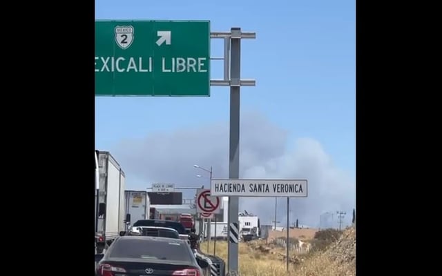Un incendio forestal registrado entre los kilómetros 79 y 85 de la carretera libre Mexicali-Tecate l Foto: Cortesía