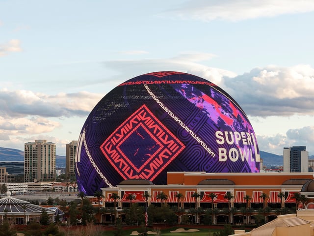 Las Vegas (United States), 07/02/2024.- The Las Vegas Sphere displays a Super Bowl logo in Las Vegas, Nevada, USA, 07 February 2024. The AFC champion Kansas City Chiefs will face the NFC champion San Francisco 49ers in Super Bowl LVIII at Allegiant Stadium in Las Vegas, Nevada, on 11 February 2024. EFE/EPA/CAROLINE BREHMAN