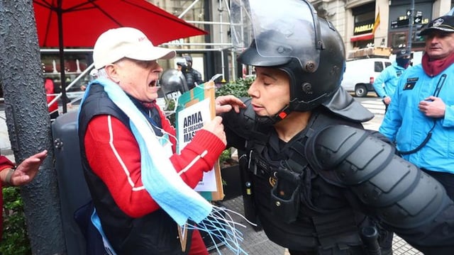 Represión en el Congreso en la marcha de jubilados. 