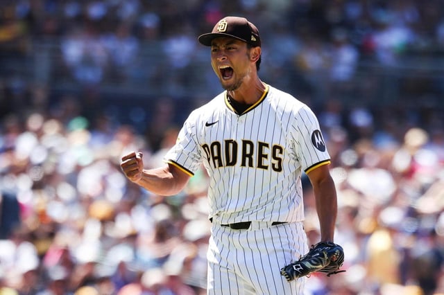 Yu Darvish de los Padres de San Diego reacciona después de ponchar a Mark Vientos de los Mets de Nueva York para finalizar la sexta entrada de un partido de béisbol, el miércoles 30 de julio de 2025, en San Diego. (AP Photo/Derrick Tuskan)