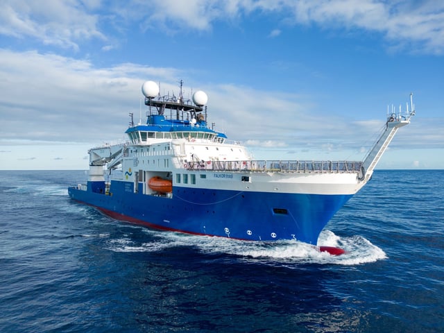 Buque de investigación Falkor (too). Foto: cortesía del Schmidt Ocean Institute.