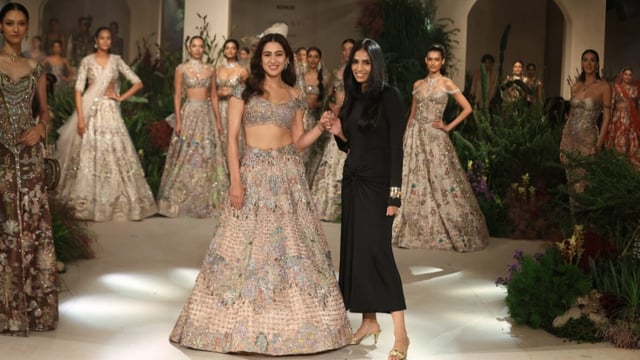 Actor Sara Ali Khan graced the ramp for Aisha Rao. 