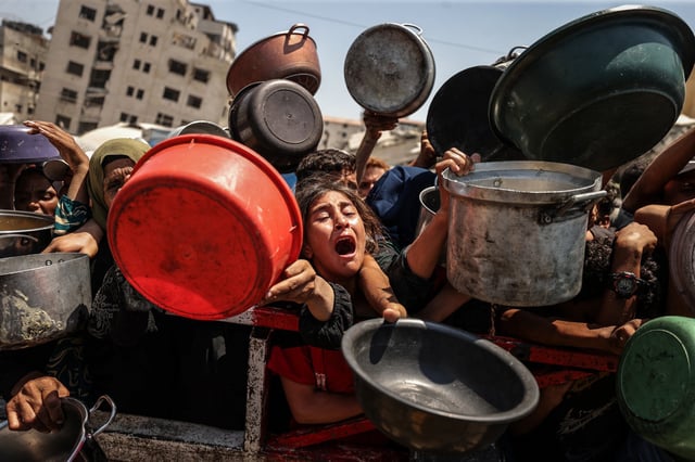 A food distribution point in Gaza City on Monday.