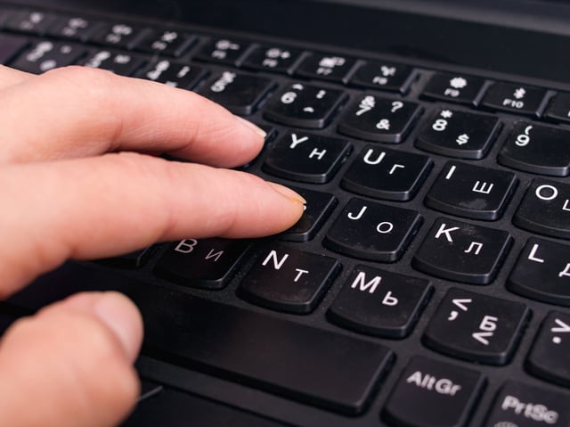 Der Laptop-Hersteller Lenovo warnt aktuell vor Sicherheitslücken bei seinen Produkten. (Symbolbild)