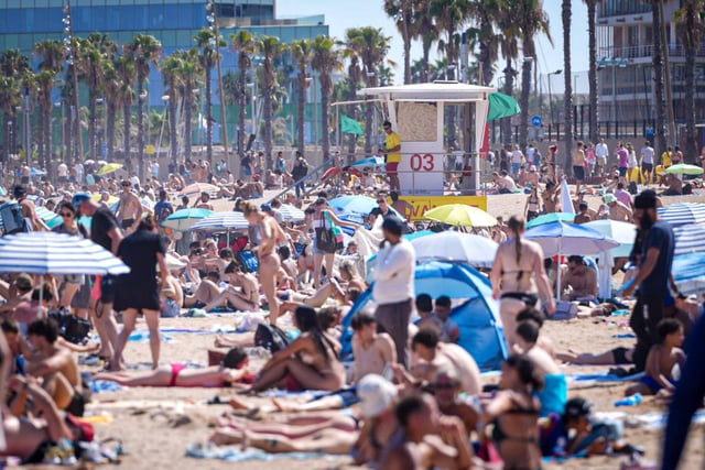 Huelga total indefinida desde el próximo 1 de agosto de los socorristas de las playas de Barcelona