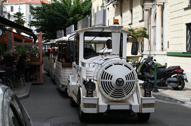 À Ajaccio, le dernier wagon d’un petit train touristique s’est renversé jeudi 31 juillet, faisant 12 blessés, dont quatre graves, parmi eux un enfant, selon le procureur et la préfecture de Corse-du-Sud.