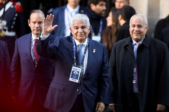 Panama's President Jose Raul Mulino waves on the day of the Summit of Presidents of MERCOSUR, in Buenos Aires, Argentina, July 3, 2025. REUTERS/Alessia Maccioni