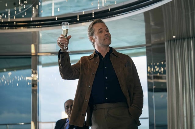 The Woman in Cabin 10. Guy Pearce as Bullmer in The Woman in Cabin 10. Cr. Parisa Taghizadeh/Netflix © 2025