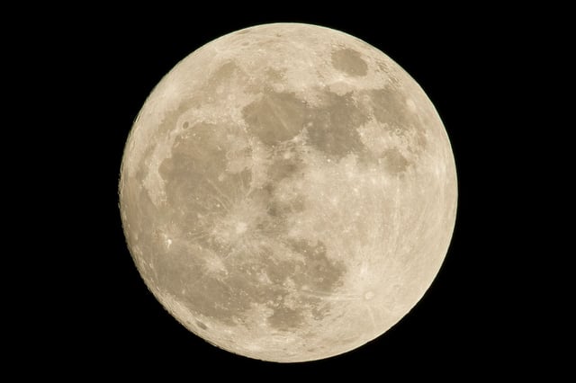 Este es el calendario lunar de agosto de 2025 (Unsplash)