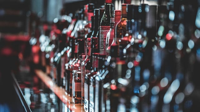 Liquor priced above ₹800 would be sold in glass bottles, while cheaper alcohol would continue to be sold in plastic.