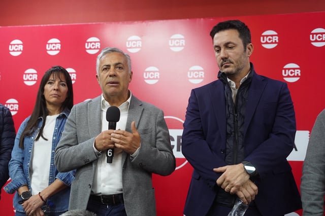 Acuerdo para las elecciones 2025: Alfredo Cornejo y Luis Petri. La UCR y La Libertad Avanza irán juntos. (La Voz)