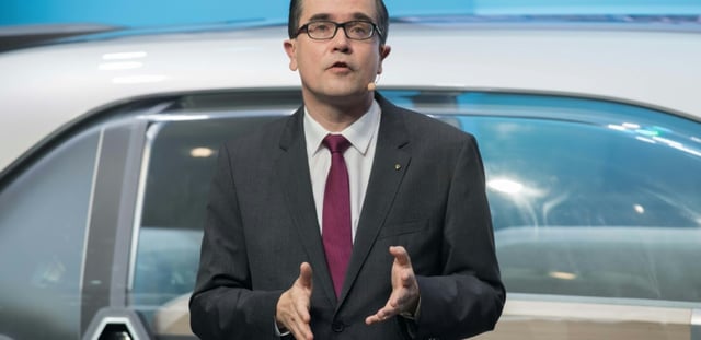 Le nouveau patron de Renault François Provost au Salon de l'auto de Pékin le 25 avril 2018