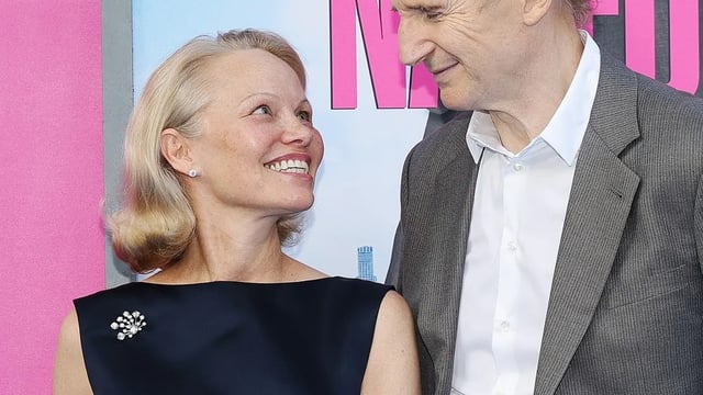Pamela Anderson y Liam Neeson, un amor inesperado.