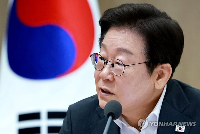 This photo, taken on July 29, 2025, shows South Korean President Lee Jae Myung speaking during a Cabinet meeting at the presidential office in Seoul. (Yonhap)