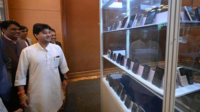 Union Minister Jyotiraditya Scindia at the mobile conclave in New Delhi on Thursday. (Arvind Yadav/HT PHOTO)