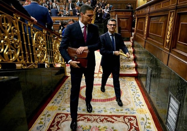 El presidente del Gobierno, Pedro Sánchez, y el ministro de Justicia, Felix Bolaños, en una imagen de archivo en el Congreso