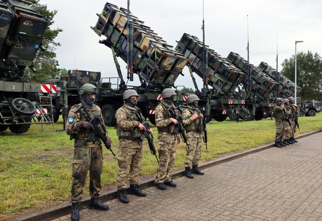 Die Bundeswehr liefert der Ukraine zwei weitere Patriot-Luftabwehrsysteme. Wie das Verteidigungsministerium mitteilte, sollen in den kommenden Tagen die Startgeräte übergeben werden. In einem zweiten Schritt werden weitere Systemanteile übergeben.