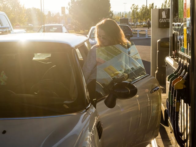 En juillet, le litre de gazole s'élevait à 1,62 euro et celui de Sans Plomb 95 à 1,66 euro. 
