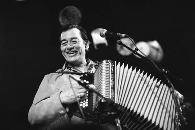 Fallece a los 86 años de edad.