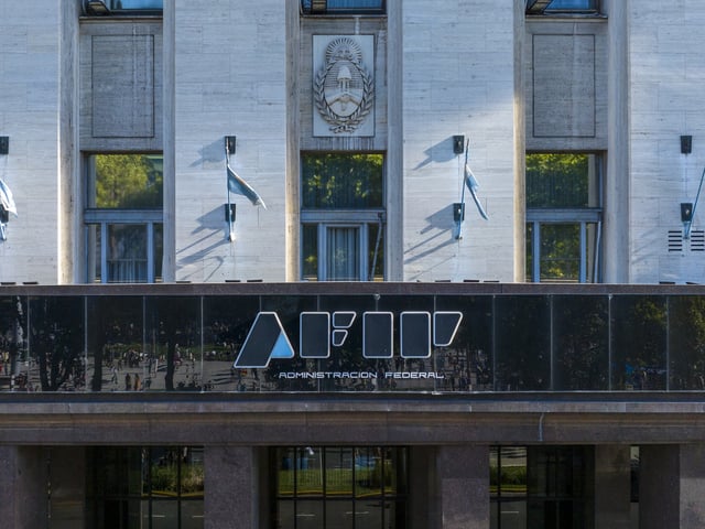 Cartel del edificio AFIP frente a la Plaza de Mayo.

Imagen Drone


01/02/2025
Foto: Rafael Mario Quinteros - FTP CLARIN DJI_0659.JPG Z