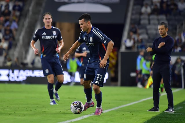 Hirving Lozano of San Diego FC controls the ball during the Leagues Cup Phase One match between CF Pachuca and San Diego FC at Snapdragon Stadium on July 29, 2025 in San Diego, California.