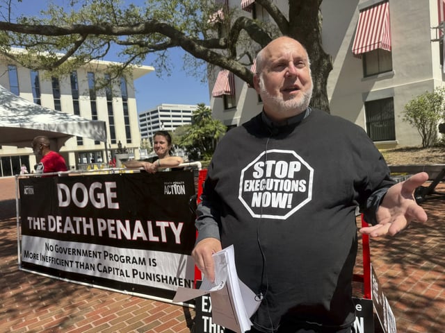 FILE - Abraham Bonowitz of the national advocacy group Death Penalty Action speaks at an event outside the state capitol in Tallahassee, Fla. on Wednesday, March 19, 2025 to advocate against the execution of Edward James scheduled for March 20, 2025. (AP Photo/Kate Payne, File)
