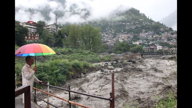 The Sarvari river in full spate due to continuous rain in Kullu on Friday . (Aqil Khan /HT)