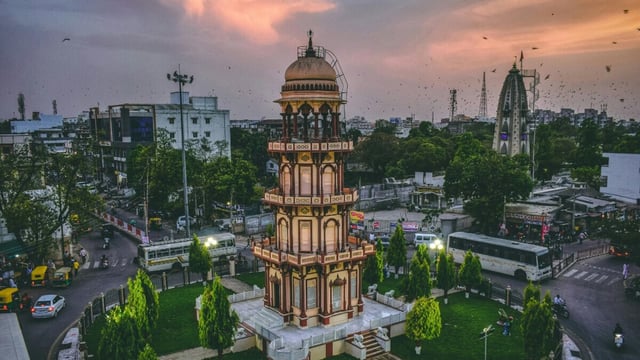 An American man shared his Ahmedabad experience online, sparking warm responses from Reddit users.