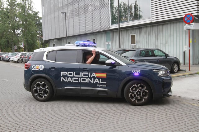 Ourense nuevo edificio judicial juzgado juzgados xulgado xulgados pase a disposicion judicial de detenidos en operativo policial en el entorno de carcel vieja coche vehiculo de Policia Nacional