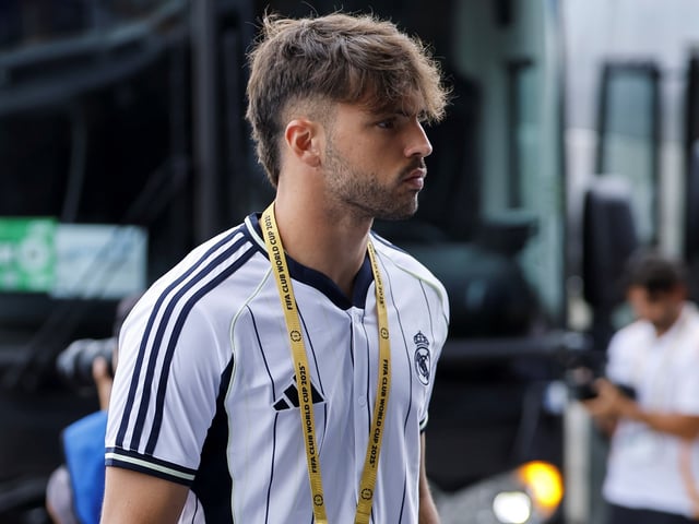 EAST RUTHERFORD (United States), 09/07/2025.- Raul Asencio of Real Madrid arrives at the stadium with the team before the FIFA Club World Cup 2025 match between Paris Saint-German and Real Madrid in East Rutherford, New Jersey, USA, 09 July 2025. (Mundial de Fútbol) EFE/EPA/CJ GUNTHER