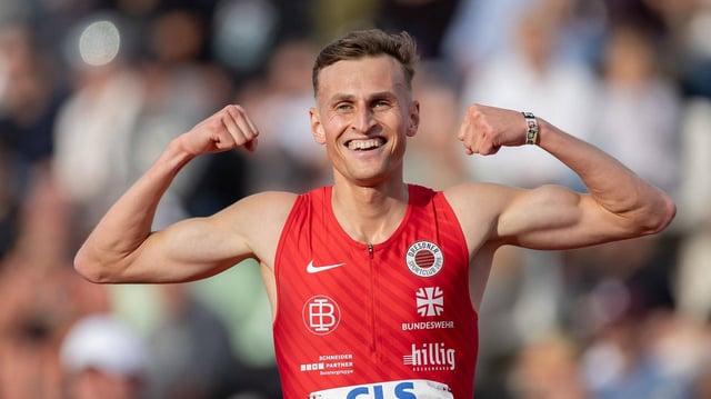 Leichtathlet Karl Bebendorf (Dresdner SC 1898) freut sich.