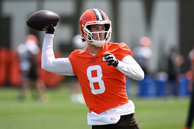 Kenny Pickett #8 of the Cleveland Browns throws a pass during Cleveland Browns OTA offseason workouts at CrossCountry Mortgage Campus on June 04, 2025 in Berea, Ohio.