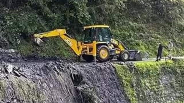 The West Bengal portion of the highway developed cracks after landslides at multiple locations on Sunday. (File Photo/ Representative photo)