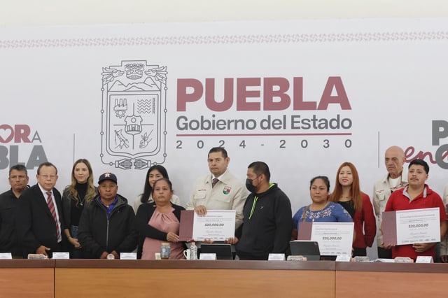 Del sueño americano al autoempleo en Puebla: gobierno entrega apoyos a repatriados. FOTO: Mireya Novo/Agencia Enfoque