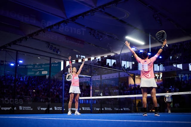 Gemma Triay y Delfi Brea celebran su triunfo.