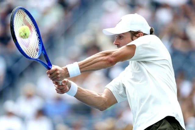 Australian Alex de Minaur is through to the quarter-finals of the ATP Toronto Masters after a win over Frances Tiafoe