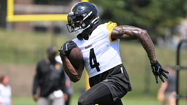 Jul 25, 2025; Pittsburgh, PA, USA; Pittsburgh Steelers wide receiver DK Metcalf (4) participates in drills during training camp at Saint Vincent College. Mandatory Credit: Barry Reeger-Imagn Images