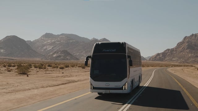 This photo, provided by Hyundai Motor Group, shows a test run of its hydrogen-powered bus model Universe being carried out in Saudi Arabia as part of the Middle Eastern country's Neom smart city project. (PHOTO NOT FOR SALE) (Yonhap) 