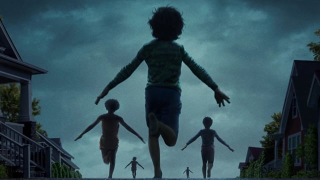 Kids running away in Weapons.