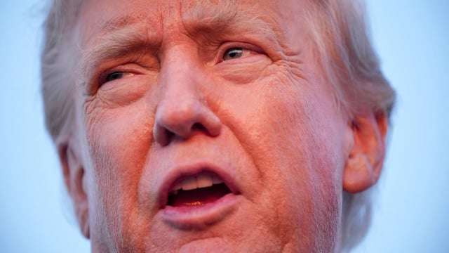 “I’m stopping wars. I’m stopping wars. And I hate to see people killed,” Donald Trump said at a dinner hosted for Israel PM Benjamin Netanyahu.
