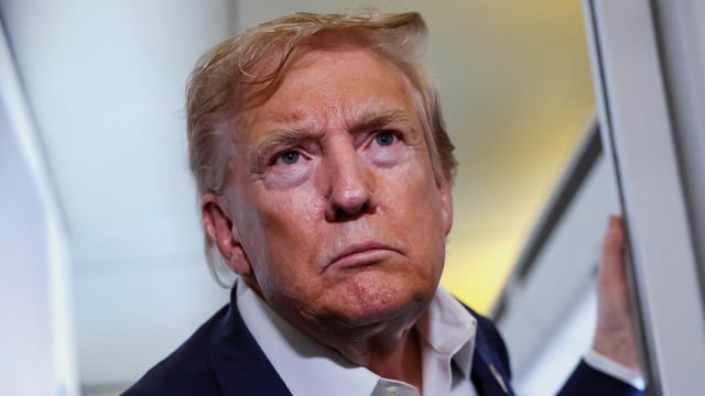 Donald Trump accused of cheating in Scotland golf match as video goes viral (REUTERS/Evelyn Hockstein)