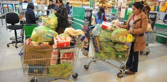 La expansión del crédito en Argentina en los últimos 15 meses se vive con tarjeta en mano en la gran mayoría de los hogares.